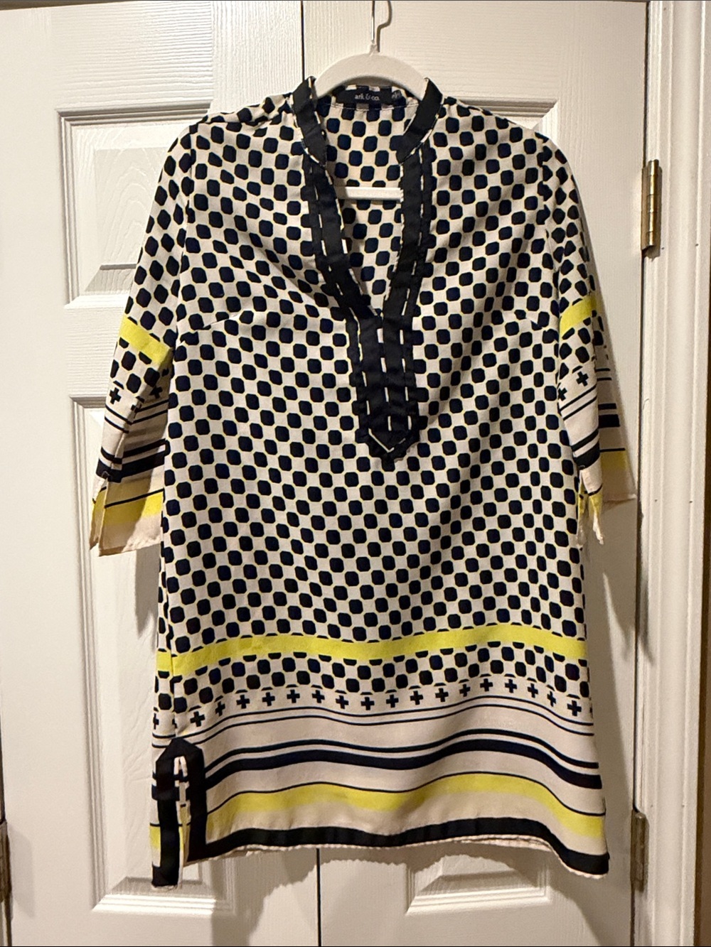 Ark & Co Navy and Yellow Geometric Print Blouse